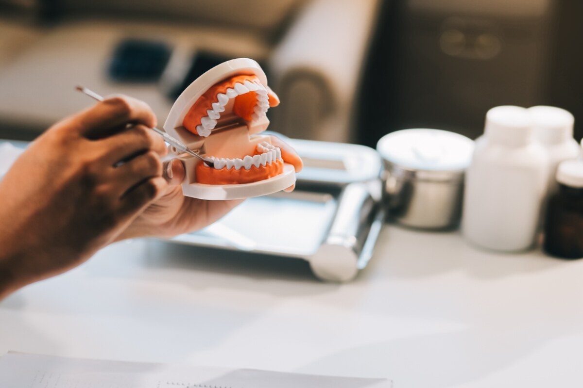 are dentures comfortable tips for adjusting to your new smile